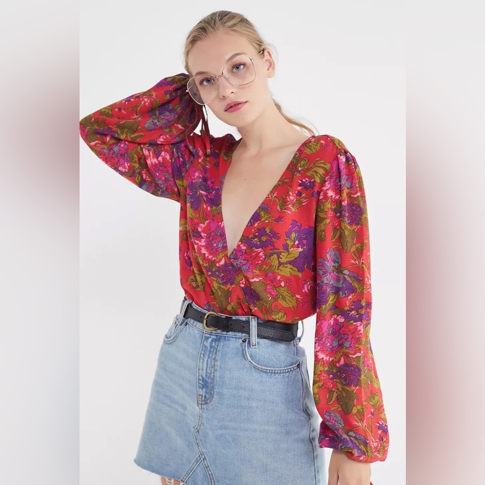 Urban Outfitters Georgie Red Floral Surplice Long Sleeve Blouse Medium